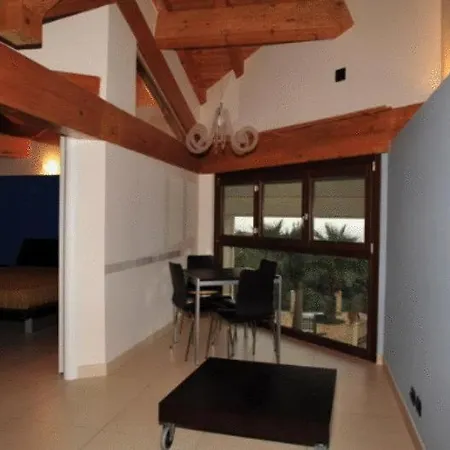 Tenuta Santa Tecla * 아치레알레